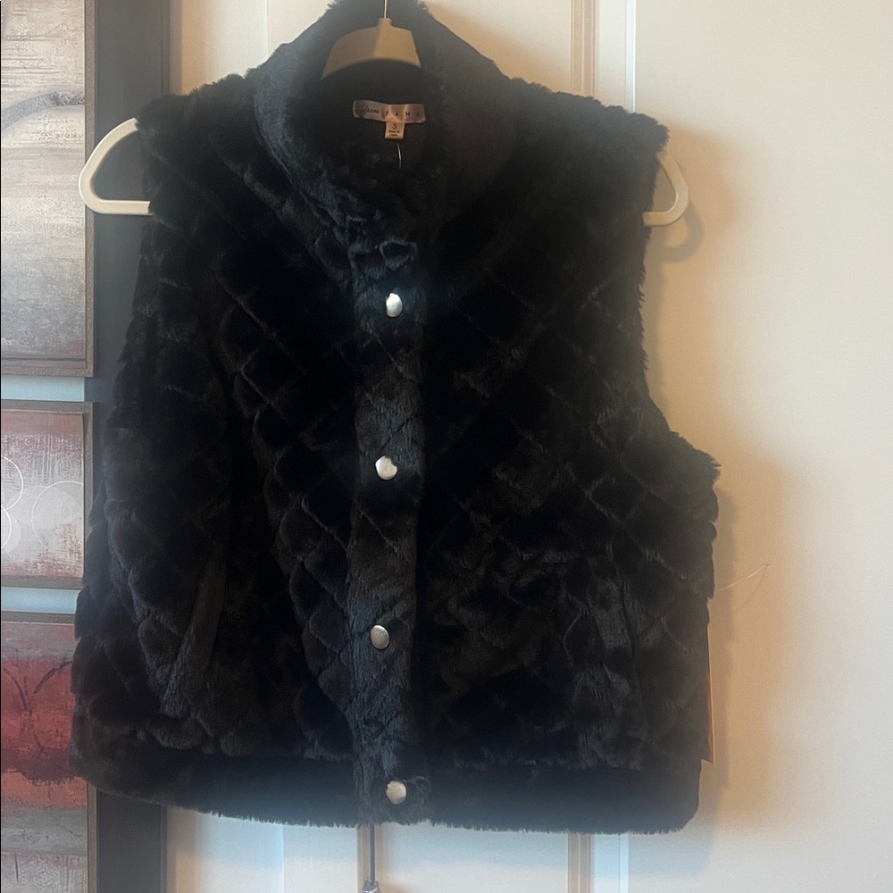 NWT Black Faux Fur Quilted Vest – Chic Winter Layering Piece